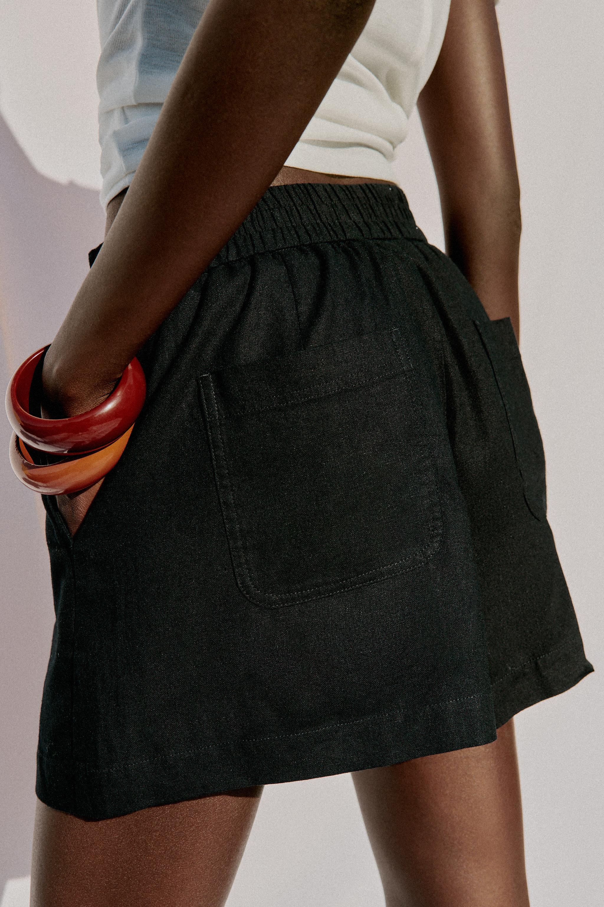 LINEN SHORTS WITH ELASTIC WAIST